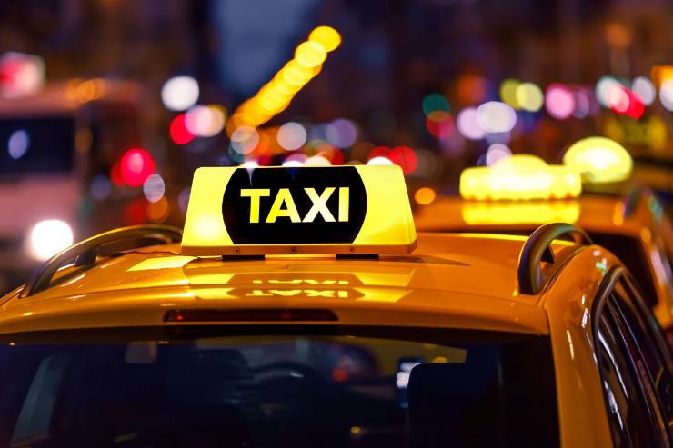 Taxi Napoli sciopero 11 novembre