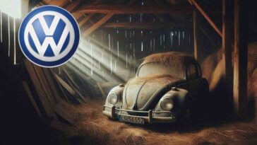 Trova in un fienile una Volkswagen dimenticata da 75 anni: sotto tutta quella polvere c'è un'auto rarissima