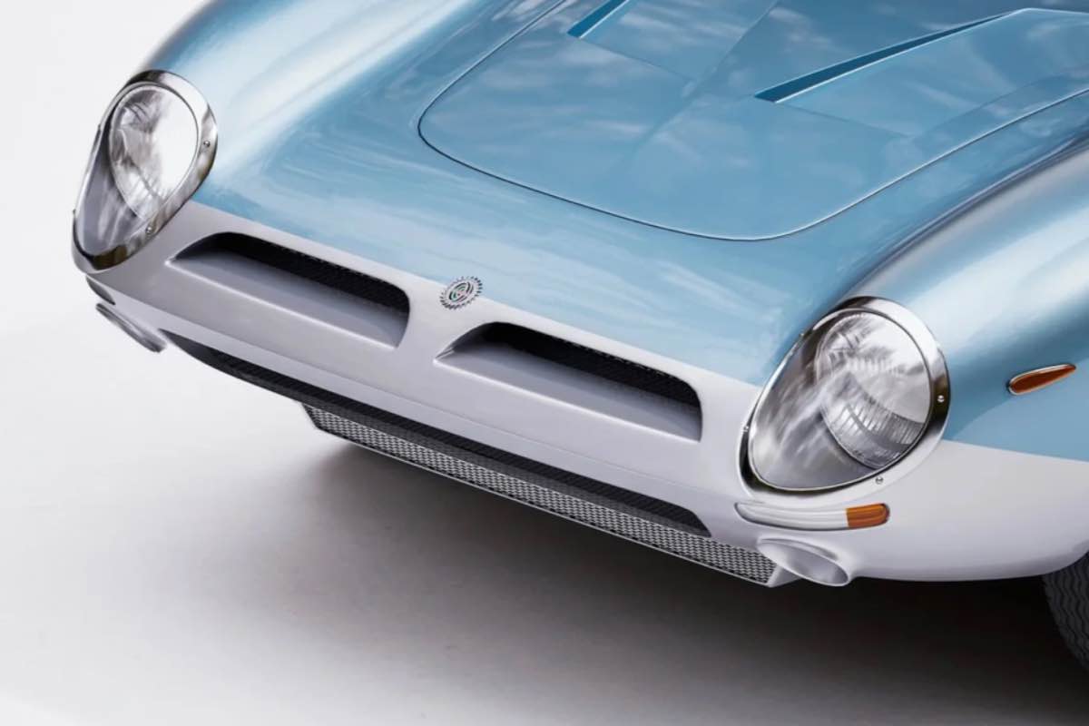 Auto sembra fatta negli anni Sessanta