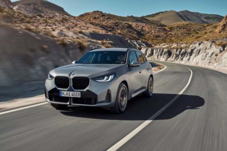 BMW X3 problemi software di sterzo