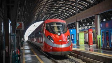 Un Frecciarossa in stazione