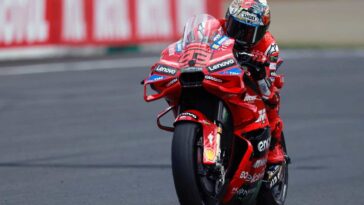 Marquez l'ex pilota lo fa a pezzi