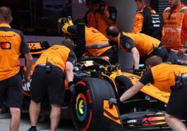 I meccanici della McLaren