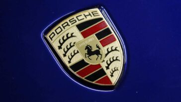 La Porsche con la faccia da utilitaria