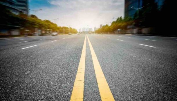 Strada arriva un nuovo cartello