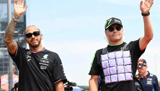 Valtteri Bottas con Lewis Hamilton