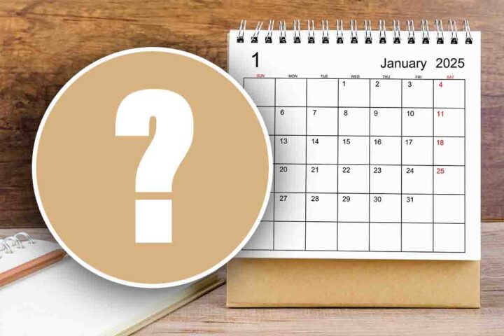 un punto interrogativo con vicino un calendario