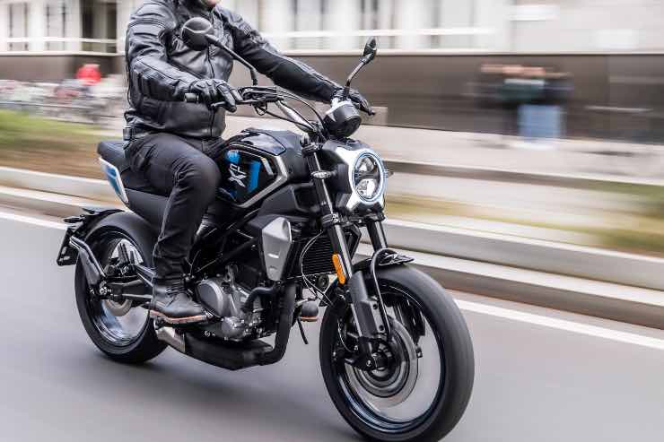 moto 5000 euro cfmoto kawasaki