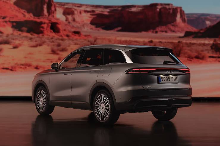 suv ebro s900 7 posti