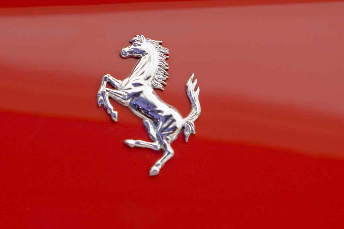 ferrari crollo in borsa