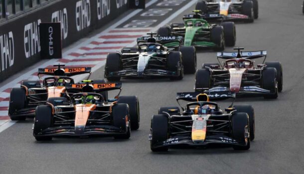monoposto di Formula 1 al via