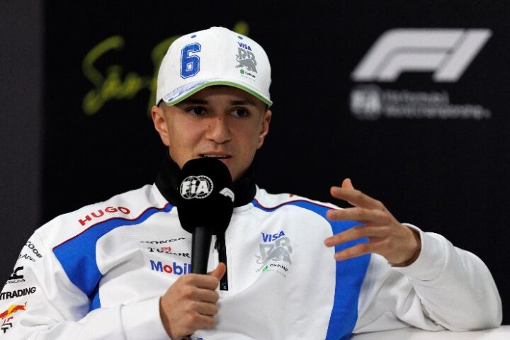 Isaac Hadjar in conferenza stampa 