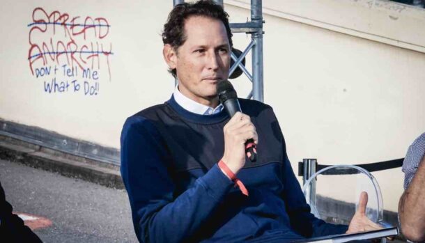 la stampa elkann vendita