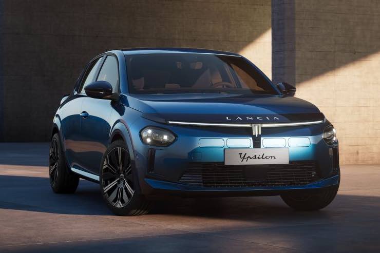 auto stellantis fiat panda lancia Ypsilon