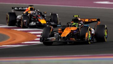 Norris e Verstappen in pista