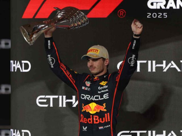 Verstappen esulta sul podio