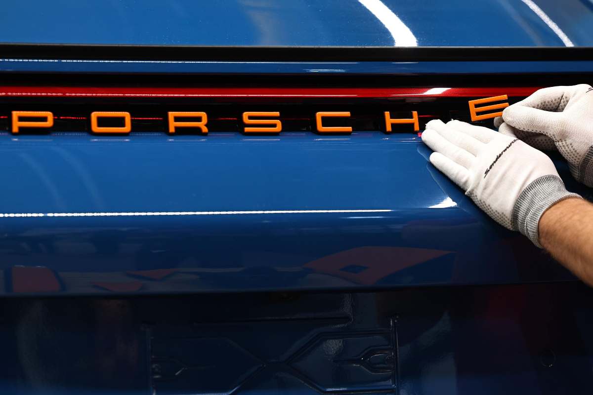 Porsche clamoroso passo indietro