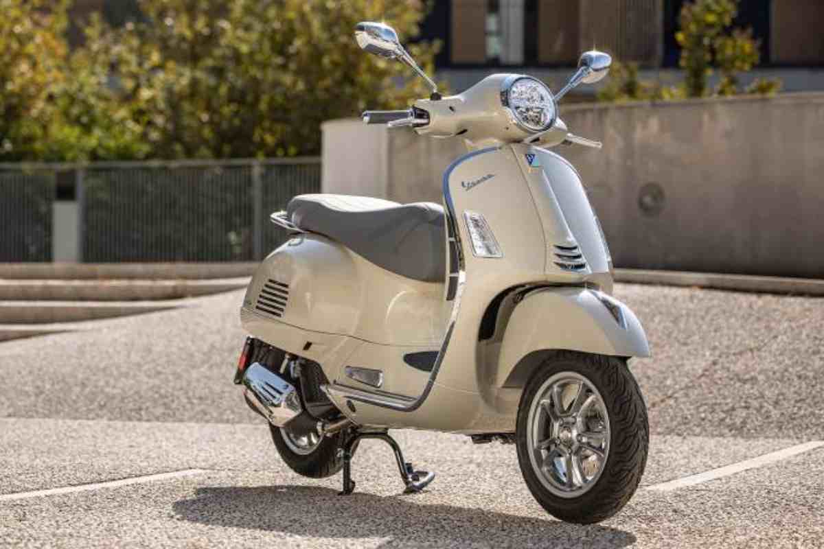 Piaggio Vespa GTS 300 