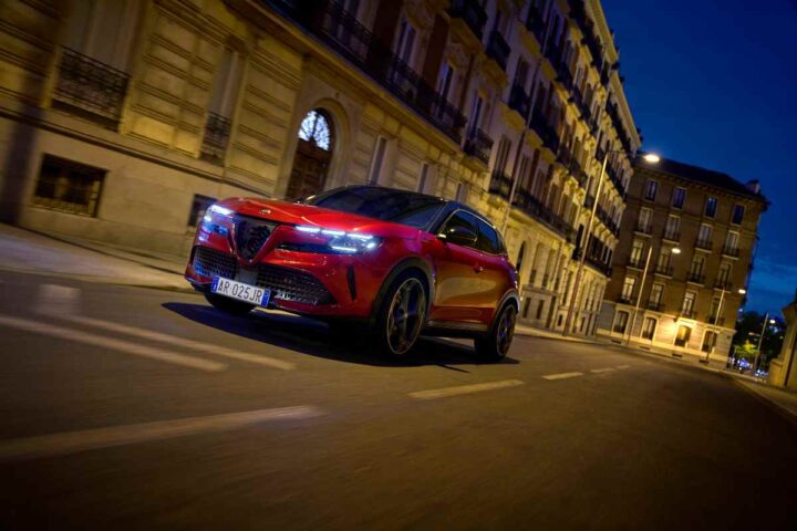 Alfa Romeo Junior di colore rosso