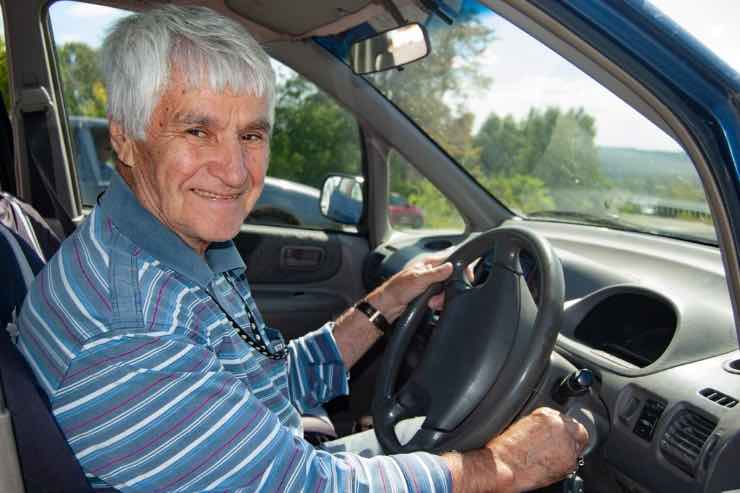 auto anziano novità patente B rinnovo