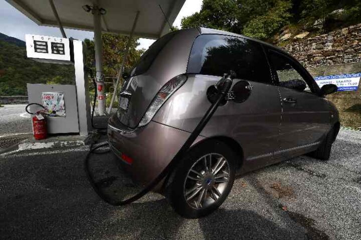 auto rifornita di GPL