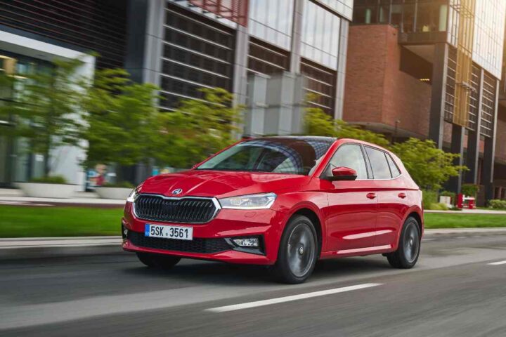 Skoda Fabia di colore rosso