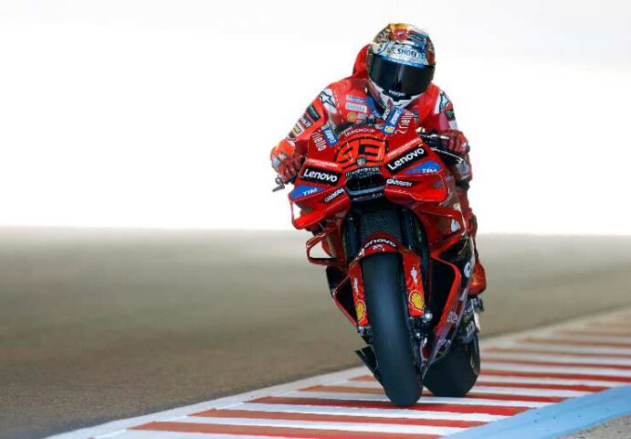 Marc Marquez in pista con la Ducati