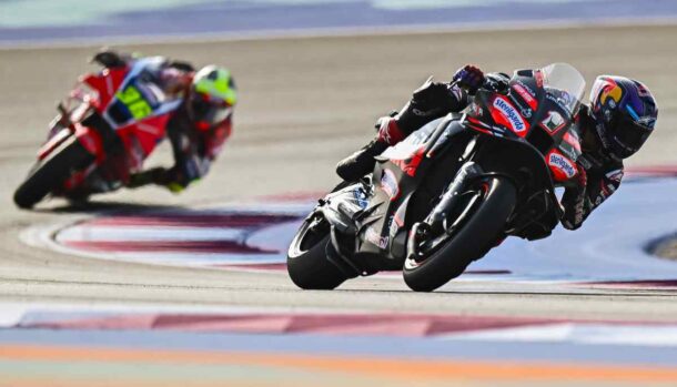 Jorge Martin in pista con l'Aprilia