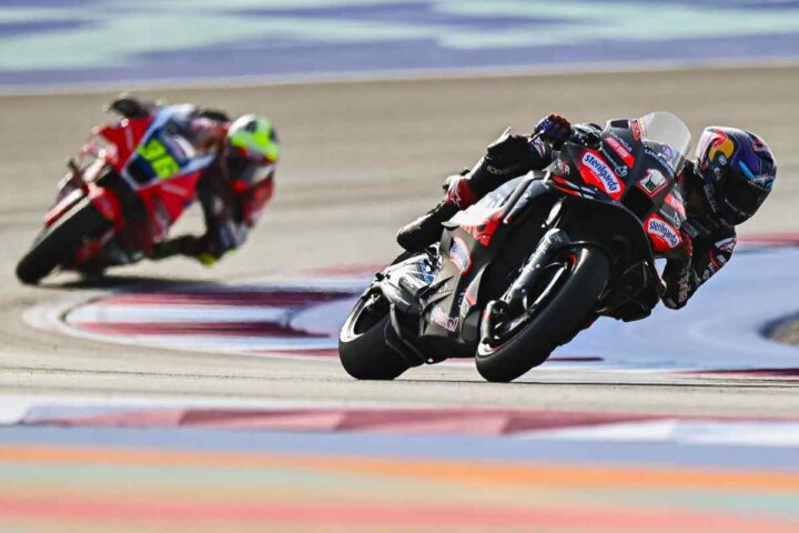 Jorge Martin in pista con l'Aprilia