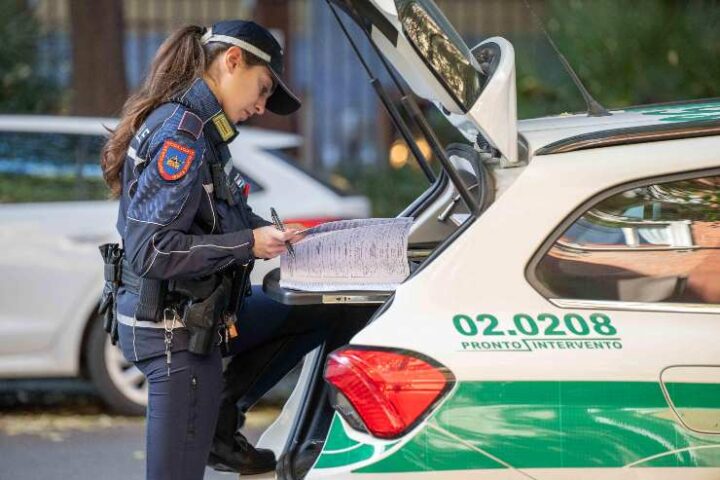 vigilessa compila verbale