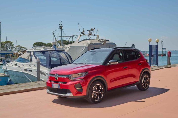 Una Citroen C3 parcheggiata