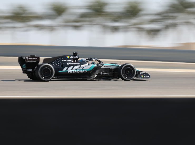 George Russell ritardo benzina