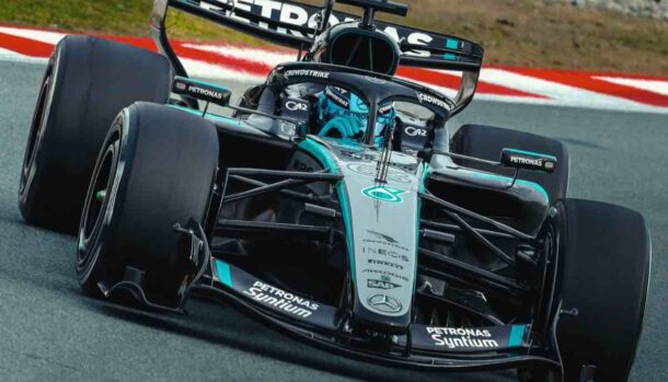 Mercedes pesante attacco