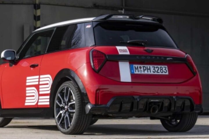 Mini celebra la storia