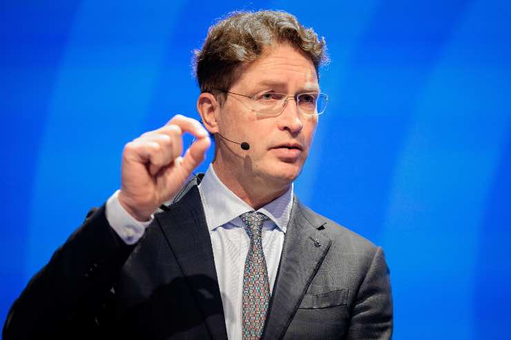 Ola Kallenius parla delle auto elettriche