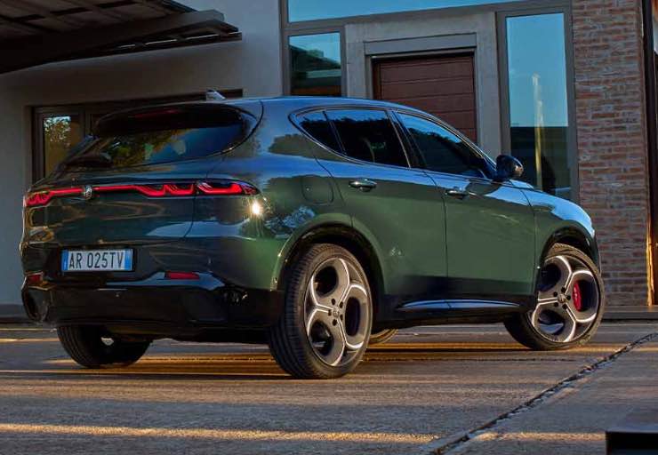 alfa romeo tonale auto