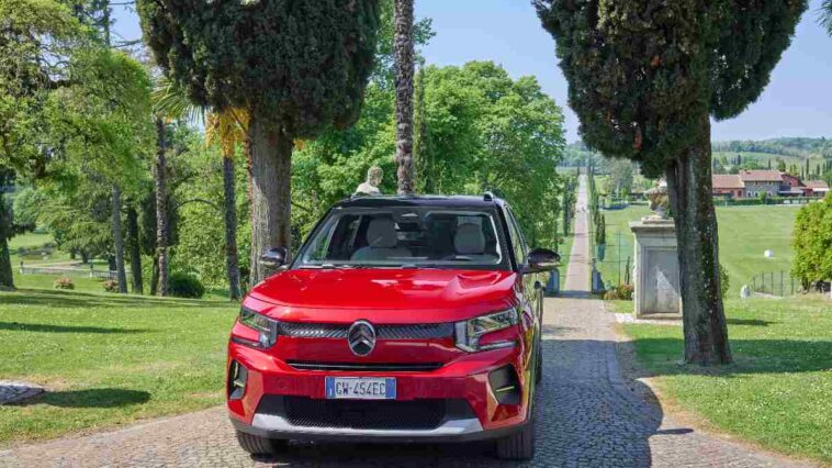 Citroen C3 di colore rosso