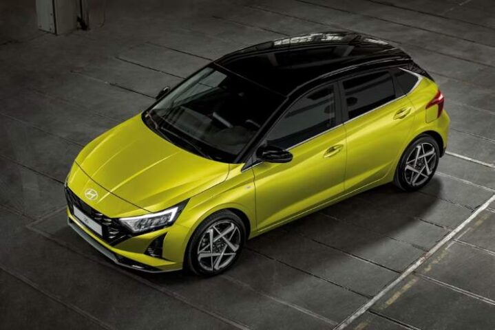 Hyundai i20 di colore giallo