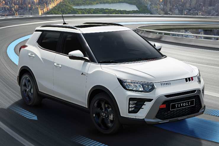 kgm tivoli suv dacia rivale