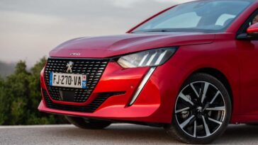 la parte anteriore della Peugeot 208