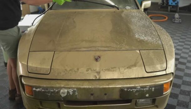 Porsche 944 al lavaggio