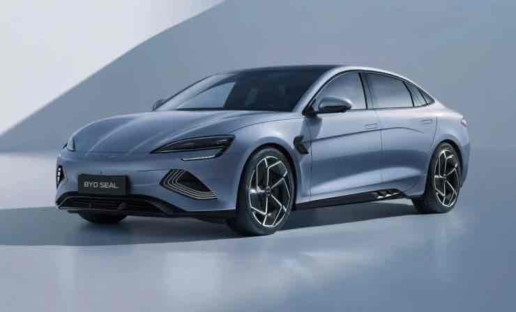 BYD Seal colpa di una power bank