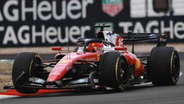 Ferrari alza bandiera bianca