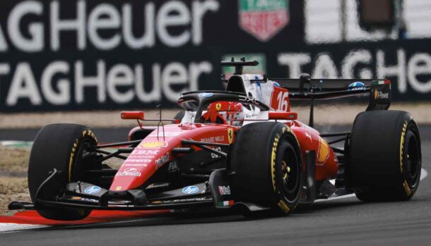 Ferrari alza bandiera bianca