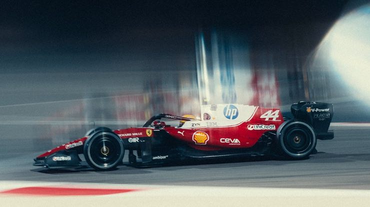 Lewis Hamilton Mercedes e Red Bull davanti