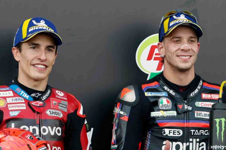 Marco Bezzecchi con Marc Marquez