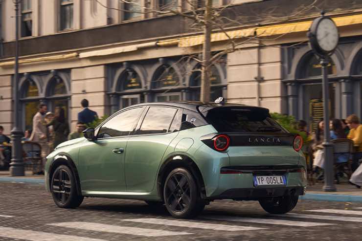 lancia yspilon novità auto