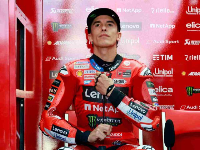 Marc Marquez nel box Ducati