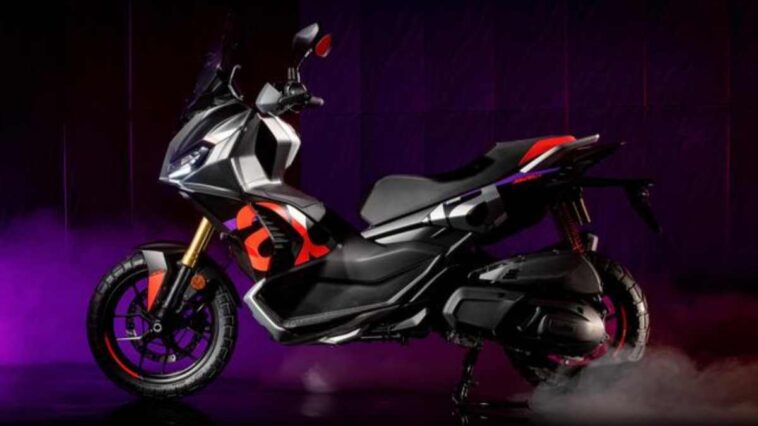 lo scooter Aprilia SR GT 400