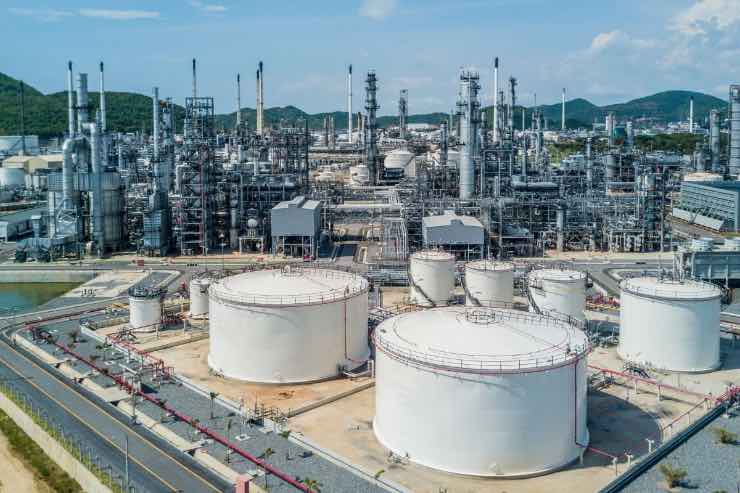 stazione petrolifera giorgia meloni gas Qatar